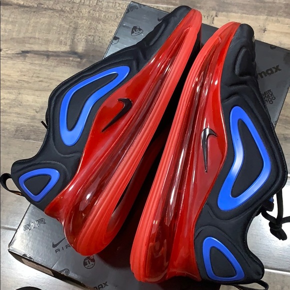 NIKE AIR MAX 720 Black/University Gold - Picture 4 of 16